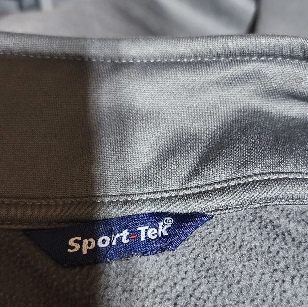 LOT OF 5 WOMEN’S SCRUB JACKETS ST. LUKE’S HOSPITAL EMBROIDERED LOGO SIZE M & L - Picture 6 of 12